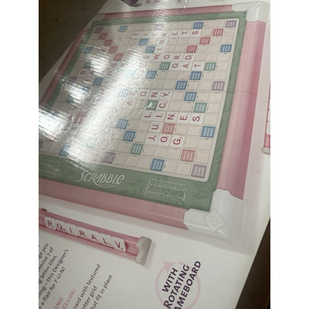 Scrabble Designer's Edition Toys R Us (2008) rotating board Barbie pink VG - Picture 5 of 10